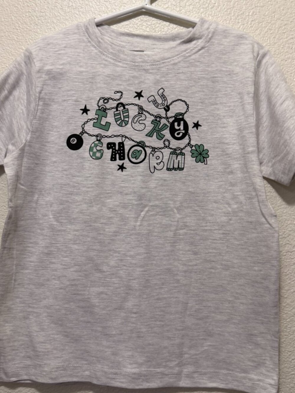 Rabbit Skins gray short sleeve girl's t-shirt, Lucky Charm graphic, size 5/6